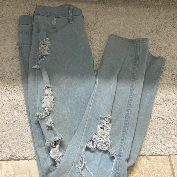 H&M Distressed Skinny 👖 Jeans! Size 27 - Picture 8 of 10